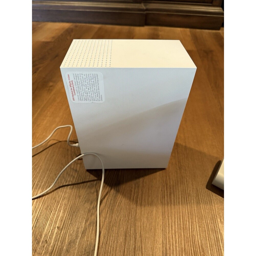 Xfinity XB10 Advanced Gateway Router - Picture 3 of 5